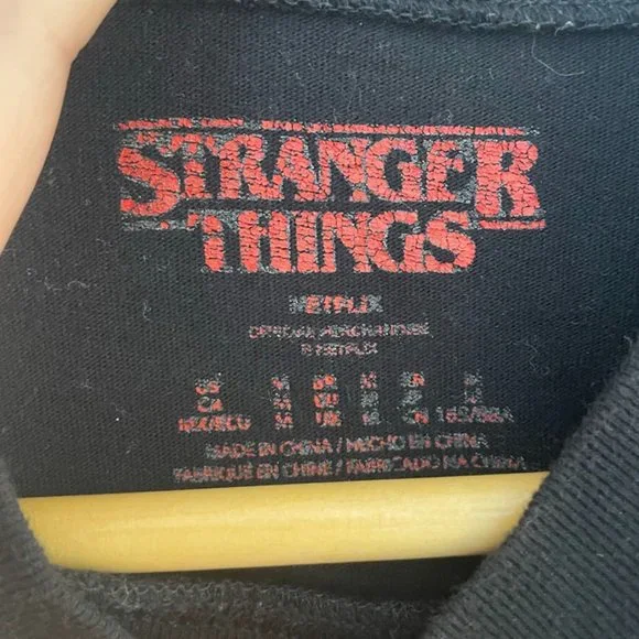 Stranger Things Crop Top - Picture 3 of 4